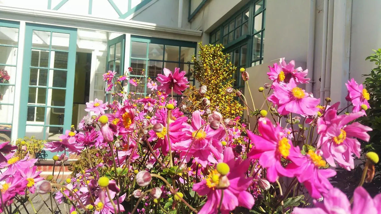 Bnb On Hagley Park, Christchurch Central, A Free Ride To Railway Station